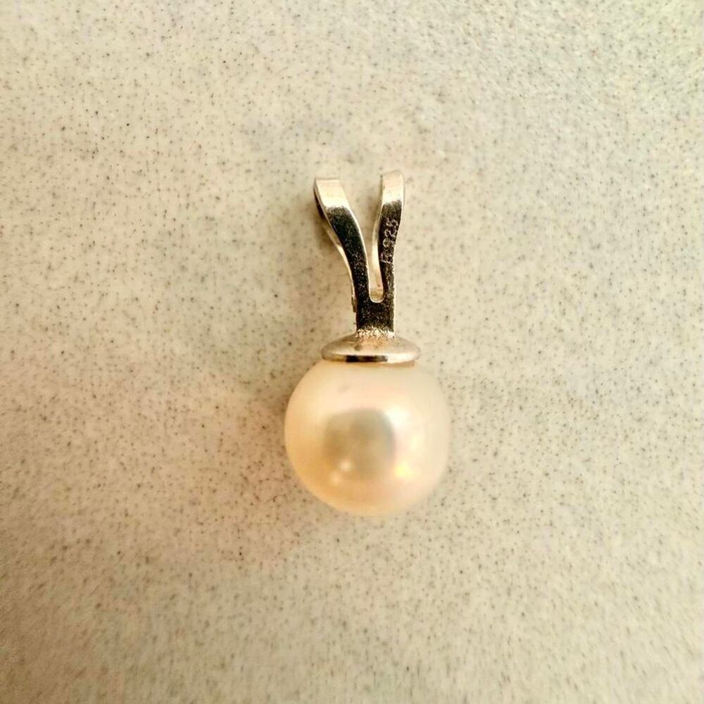 Unbranded Women's Silver and White Jewellery